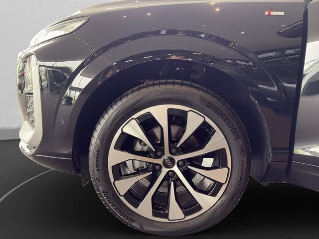 Audi Q3 TFSI S tronic Tech+MMI Plus*Pano*S line