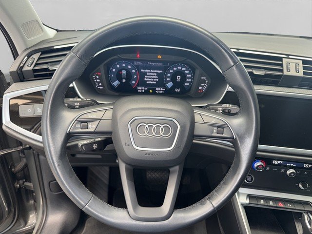 Audi Q3 40 TFSI quattro S line *LED*GRA*PDC*SZH*KESSY* PDC el.Heck  SHZ