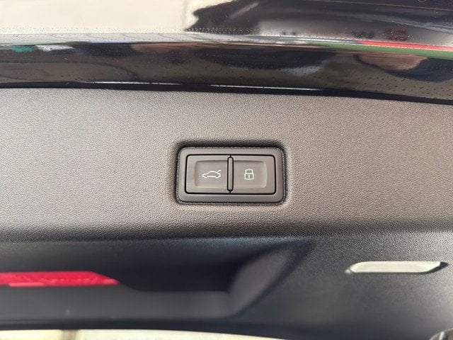 Audi Q5 TDI quattro S tronic Edition One *TECH PRO*
