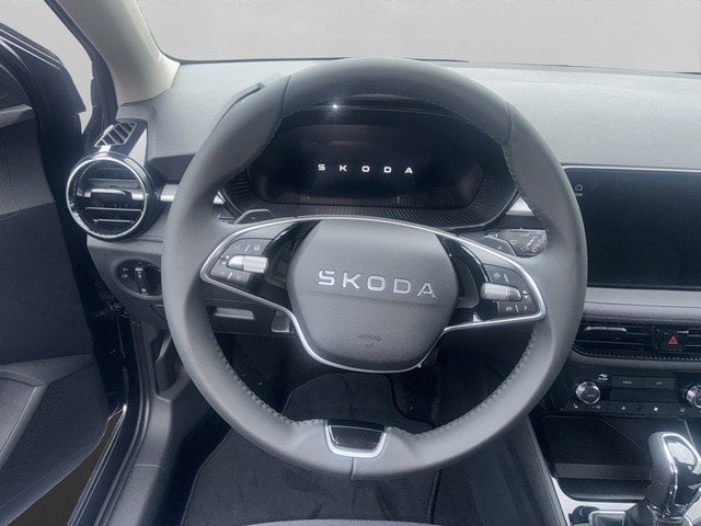 Skoda Fabia 1.0 TSI DSG Tour *KESSY*RFK*LED*SZH*PDC* LM Winterp. Navi PDC DynLicht