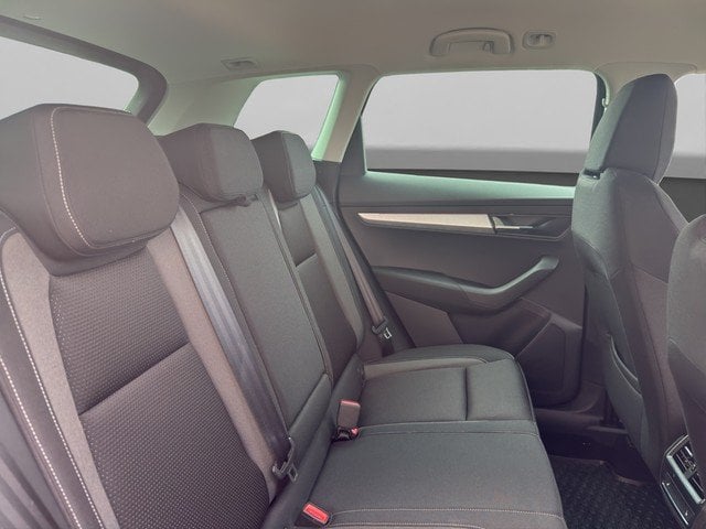 Skoda Karoq 2.0 TDI DSG Tour *LED*VIRTUAL*SZH*RFK*PDC* AHK LED Navi PDC Kam.