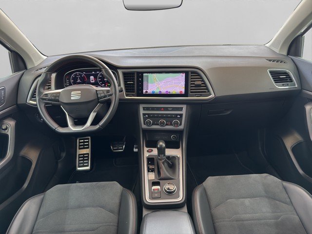 Seat Ateca 2.0 TDI DSG FR *ACC*NAVI*AHK*LED*STHZ*SZH* DynLicht SpurH SpurW