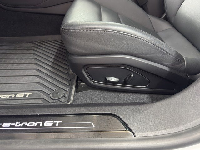 Audi e-tron GT quattro *LUFT*NAVI*PANO*LED*360°*DWA* PDC ACC DynLicht SpurH