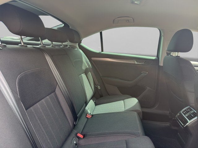 Skoda Superb Lim. 2.0 TSI DSG Style *LED*NAVI*ACC*AHK* AHK Navi PDC ACC