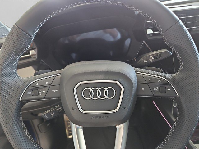 Audi A3 Limousine 35 TFSI S tronic S line *MATRIX*