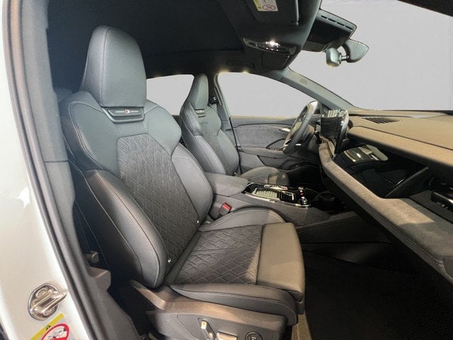 Audi Q6 e-tron perf. TechPro*Pano* S line business