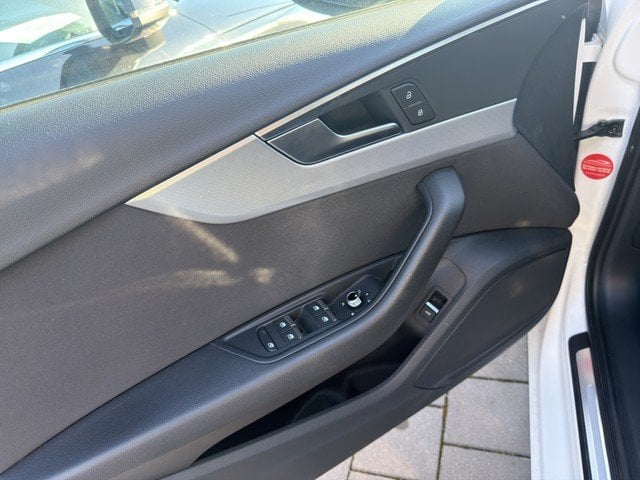 Audi A4 Avant 35 TDI S tronic GRA*PDC*RFK*NAVI*SZH PDC DynLicht