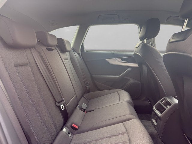 Audi A4 Avant 40 TDI quattro *AHK*RFK*PDC*GRA*AMI* PDC
