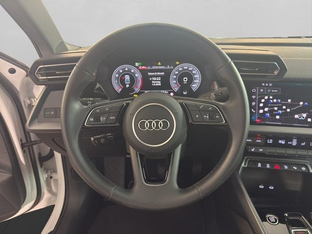 Audi A3 Limousine 30 TFSI advanced *AHK*NAVI*RFK*ACC*