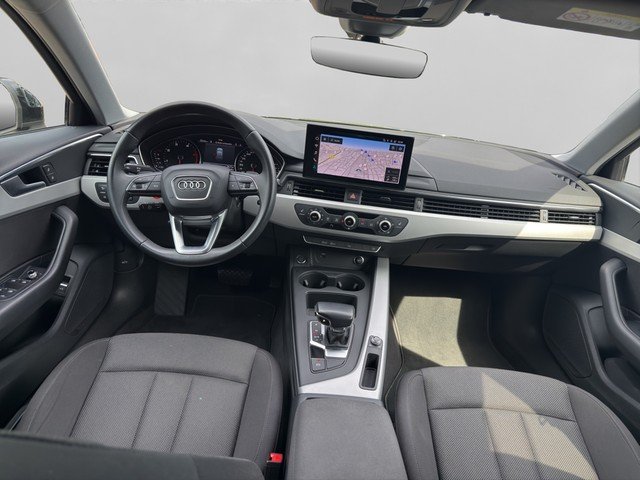 Audi A4 Avant 30 TDI *NAVI*AHK*RFK*ACC*SZH*KEYLESS* PDC DynLicht