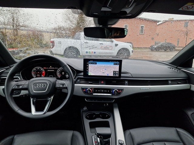 Audi A4 Avant 40 TDI quattro advanced LEDER*AHK*NAVI