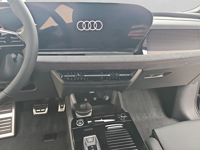 Audi Q6 SB e-tron quattro Pano*AHK*Tech Pro*B&O