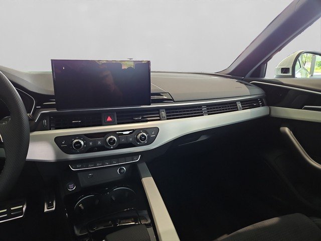 Audi A4 Avant 40 TFSI quattro S tronic S line MATRIX