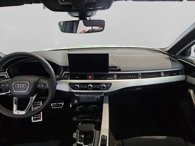 Audi A4 Avant 40 TFSI quattro S tronic S line MATRIX