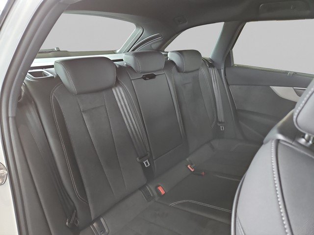 Audi A4 Avant 40 TFSI quattro S tronic S line MATRIX