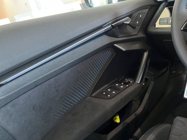 Audi RS 3 Lim. S tronic Schalensitze*RS-Abgas*Lack