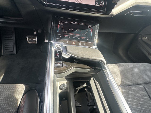 Audi Q8 e-tron 50 quattro S line Akustikglas