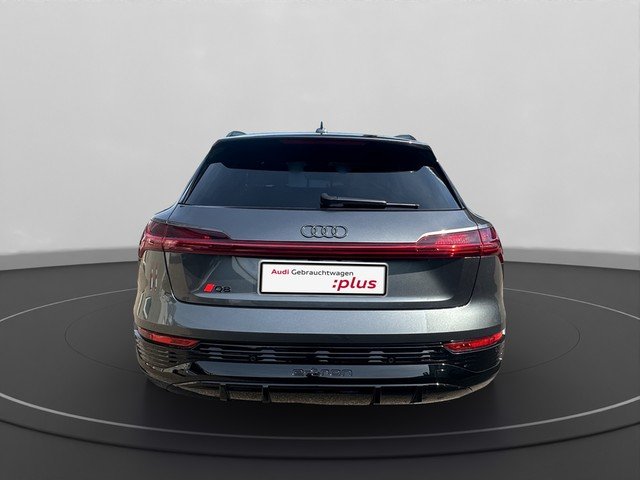Audi Q8 e-tron 50 quattro S line Akustikglas