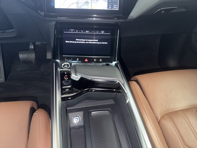 Audi Q8 e-tron 55 quattro advanced *MATRIX*PANO*B&O* Akustikglas