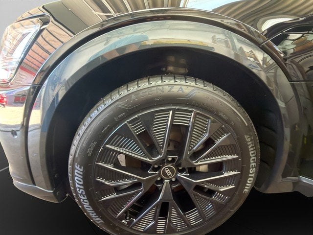 Audi Q8 e-tron 55 quattro advanced *MATRIX*PANO*B&O* Akustikglas