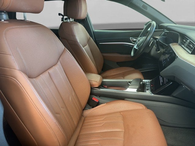 Audi Q8 e-tron 55 quattro advanced *MATRIX*PANO*B&O* Akustikglas