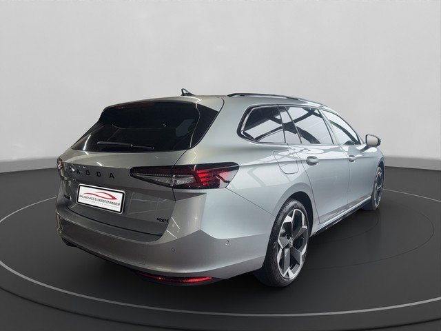 Skoda Superb Combi Sportline 2.0 TDI 142 kW 7-Gang-DSG 4x4