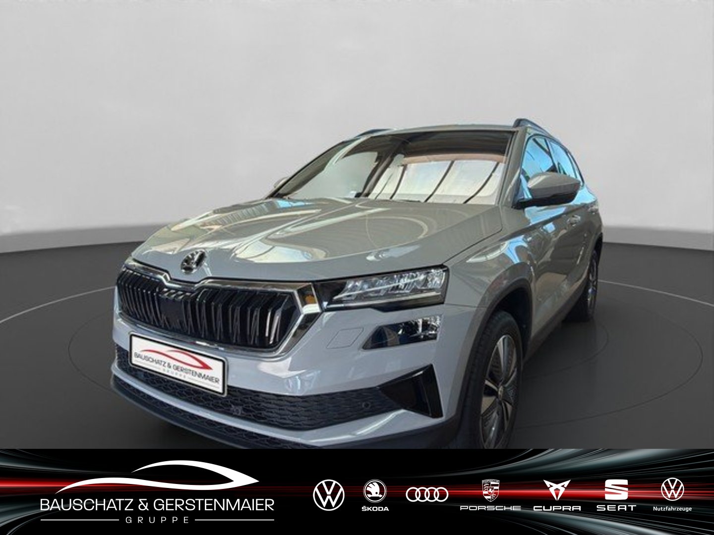 Skoda Karoq 1.5 TSI Tour *NAVI*LED*KAMERA*SH*INDUKTION PDC Kam. Navi LM