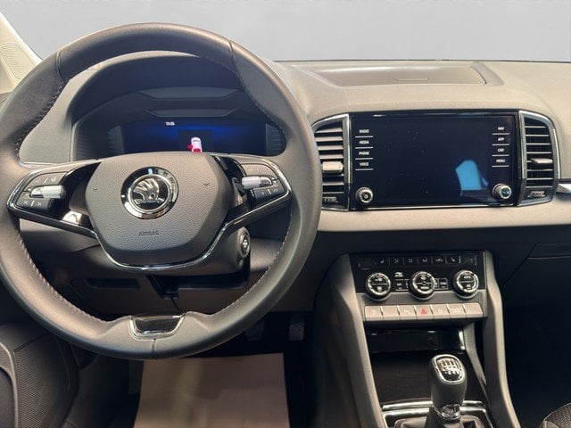 Skoda Karoq 1.5 TSI Tour *NAVI*LED*KAMERA*SH*INDUKTION PDC Kam. Navi LM