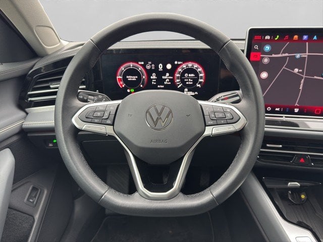 VW Passat 2.0 TDI Elegance PANO*AHK*MASSAGE*360&deg;*SH HUD