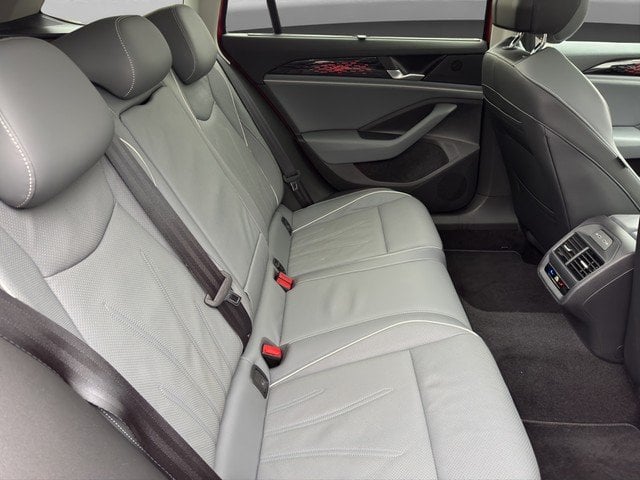VW Passat 2.0 TDI Elegance PANO*AHK*MASSAGE*360&deg;*SH HUD