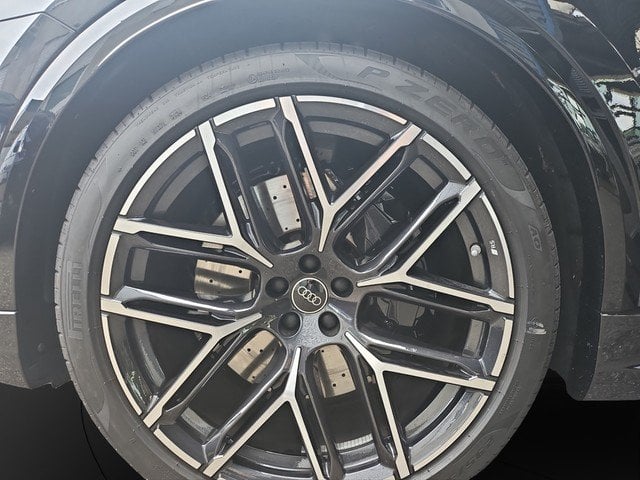 Audi RSQ8 4.0 TFSI quattro *PANO*MATRIX*AHK*