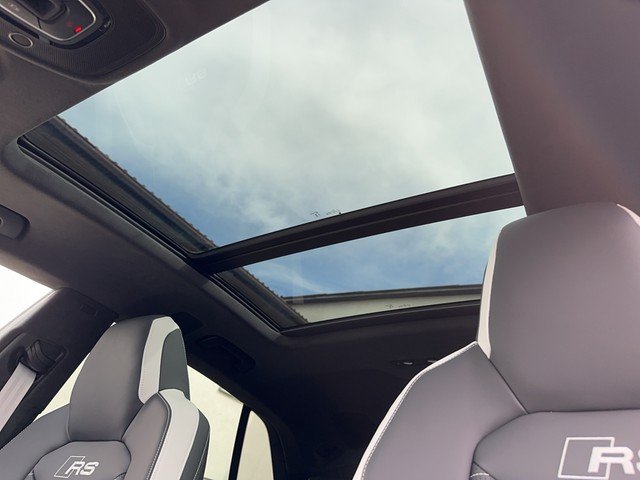 Audi RSQ8 4.0 TFSI quattro *PANO*MATRIX*AHK*