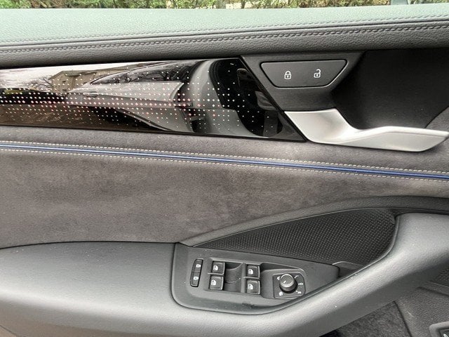 VW Passat 4 MOTION R-Line *AHK*DCC*HUD*