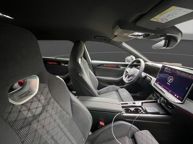 VW Passat 4 MOTION R-Line *AHK*DCC*HUD*