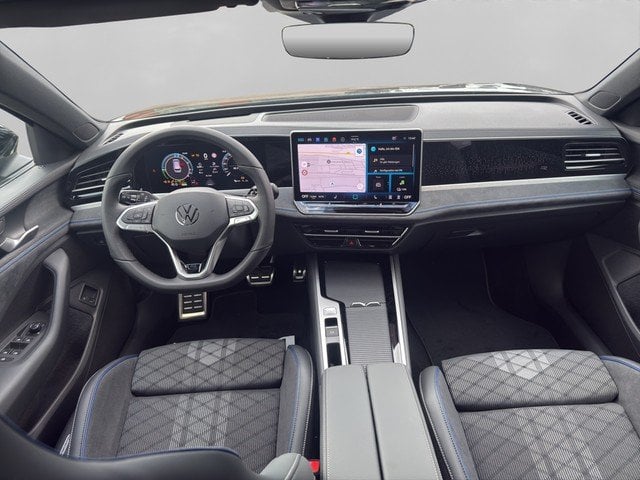 VW Passat 1.5 eHybrid DSG R-Line *MATRIX*HUD*AHK*
