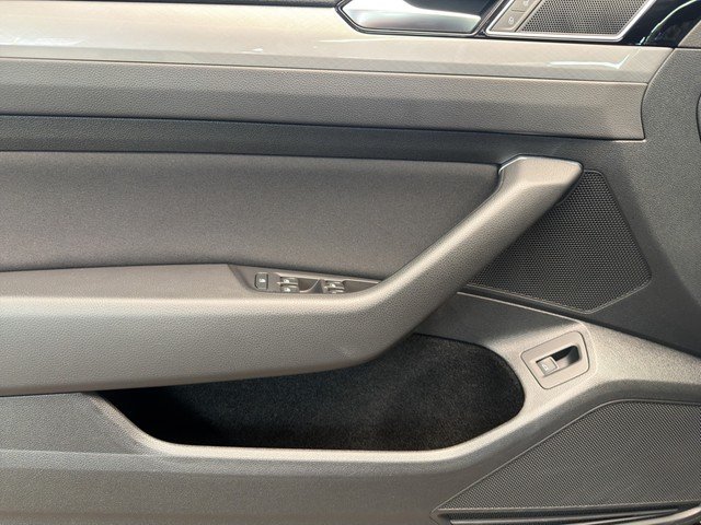 VW Passat Variant 2.0 TDI DSG Business *LED*NAVI* Navi