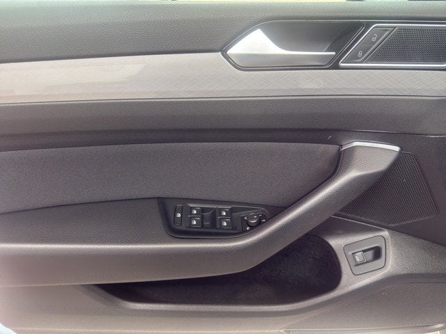 VW Passat Variant 2.0 TDI Business *AHK*NAVI*LED* Navi Kam.