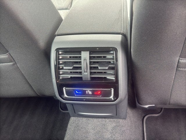 VW Passat Variant 2.0 TDI Business *AHK*NAVI*LED* Navi Kam.