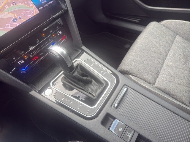 VW Passat Variant 2.0 TDI Business *AHK*NAVI*LED* Navi Kam.