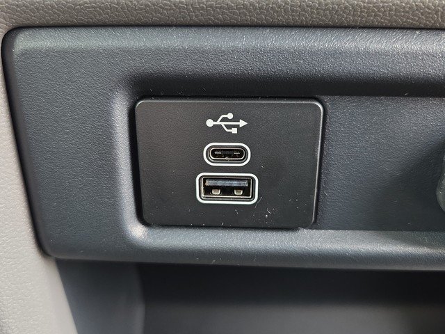 VW T7 e-Caravelle 160 kW *9-SITZER* NAVI*PRIVACY*SZH*
