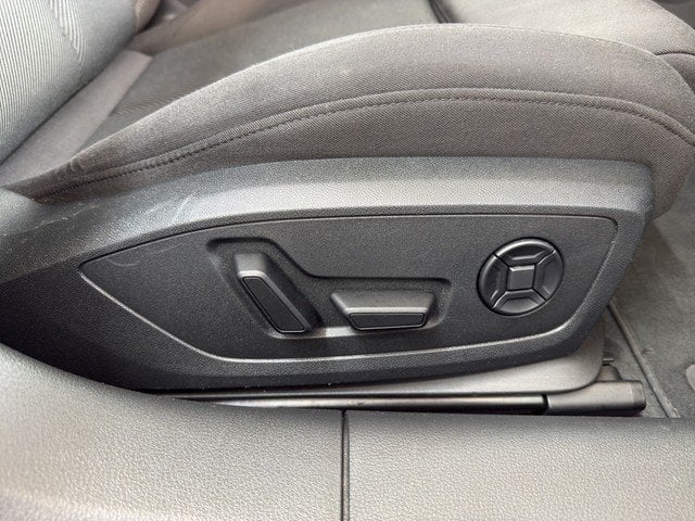 Audi A6 Avant 50 TFSI e quattro sport MATRIX*NAVI*SZH MATRIX