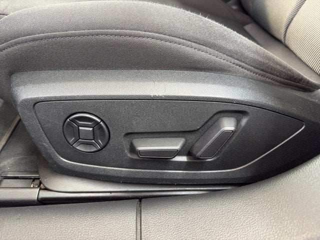 Audi A6 Avant 50 TFSI e quattro sport MATRIX*NAVI*SZH MATRIX