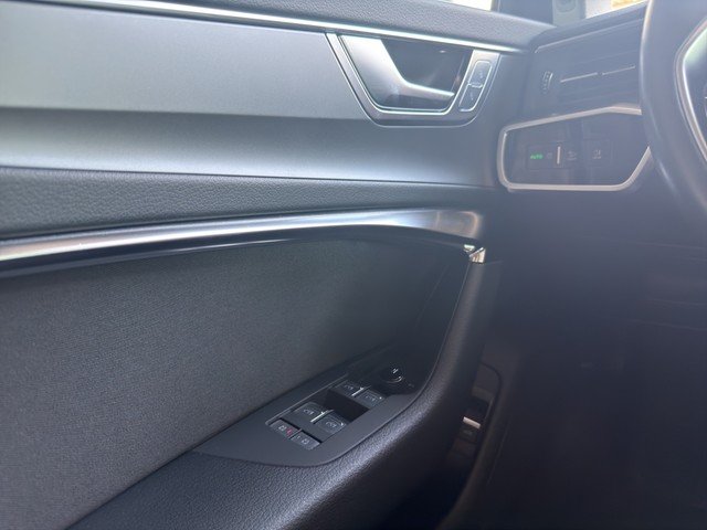 Audi A6 Avant 50 TFSI e quattro *LED*AHK*PANO*RFK*SZ* SpurH