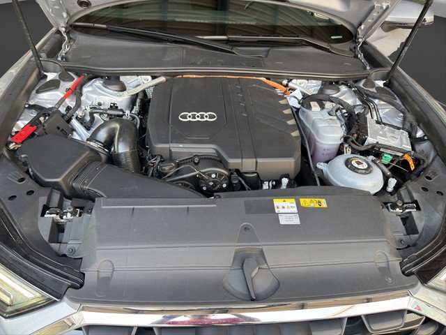 Audi A6 Avant 50 TFSI e quattro *LED*AHK*PANO*RFK*SZ* SpurH