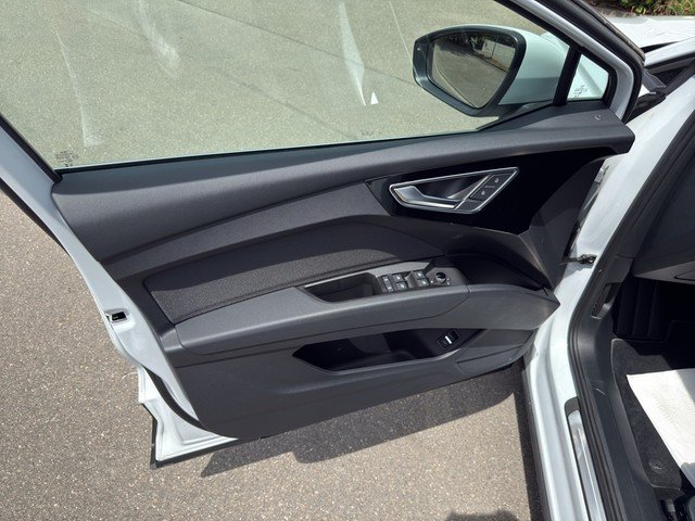 Audi Q4 e-tron 40 *LED*PANO*RFK*ACC*VIRTUAL*SOUND*SH* SpurH AUT Standh. PDC