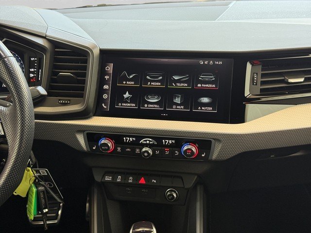 Audi A1 allstreet 35 TFSI S tronic *LED*GRA*PDC*SZH* PDC Leder SHZ SportS.