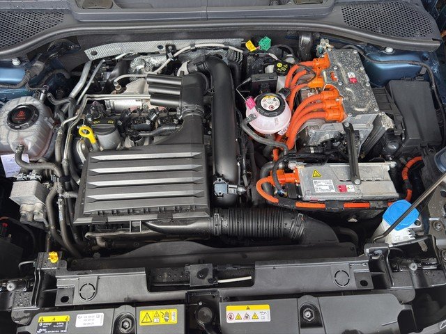 Cupra Formentor VZ e-Hybrid *LED*AHK*RFK*SZH*DCC*ACC* SpurH SpurW PDC el.Heck SHZ