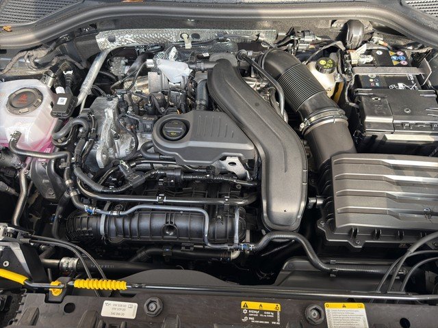 VW T-Roc 1.5 eTSI DSG R-Line *Neues Modell* Sportp. SportS.