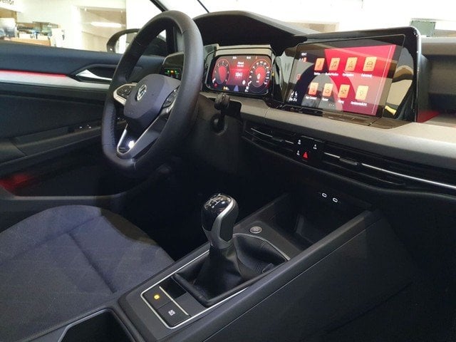 VW Golf VIII Lim. Life *LED*NAVI*SHZ* Navi SHZ PDC LM