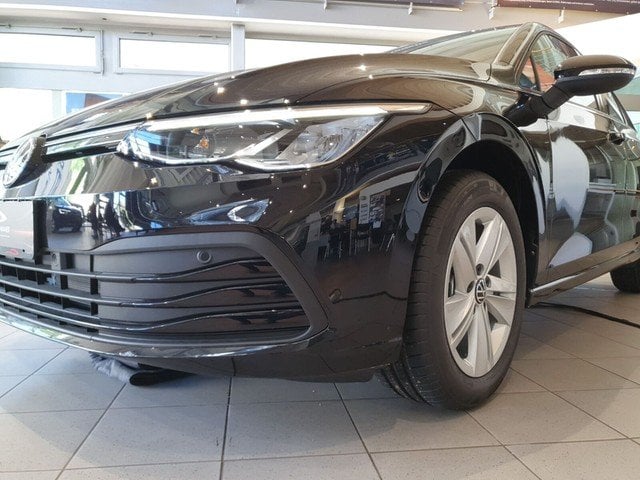 VW Golf VIII Lim. Life *LED*NAVI*SHZ* Navi SHZ PDC LM